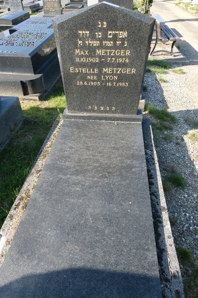 شاهدة قبر Metzger Max