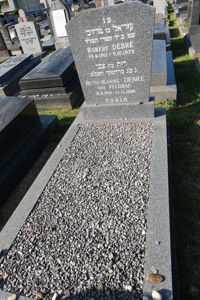 Lápide de Debré Robert