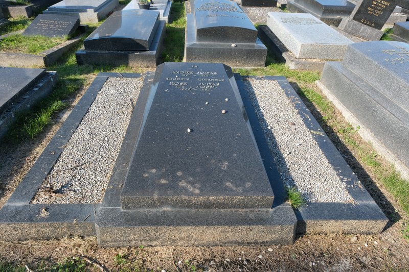Lápide de Judas André