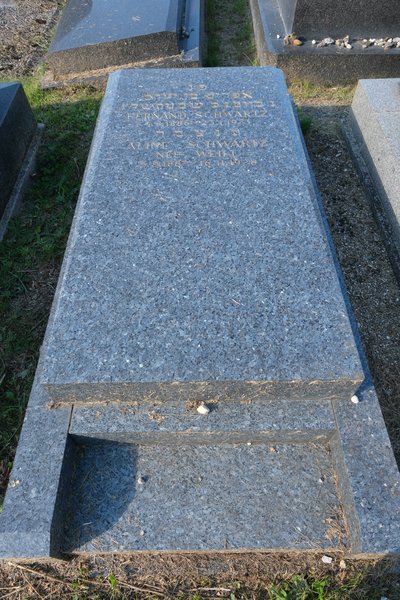 Lápide de Schwartz Fernand