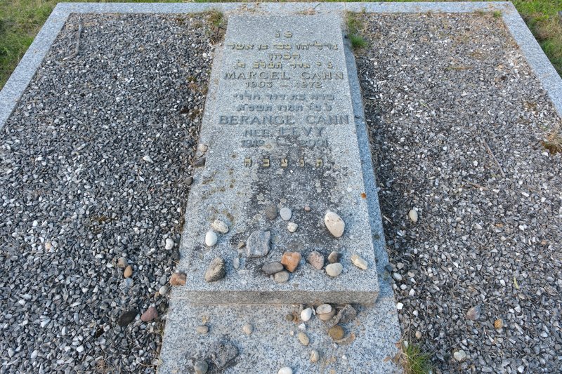 Stèle de Cahn Bérangé