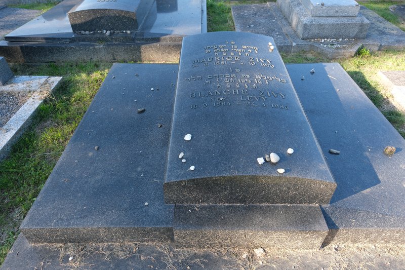 Stèle de Zivy Blanche