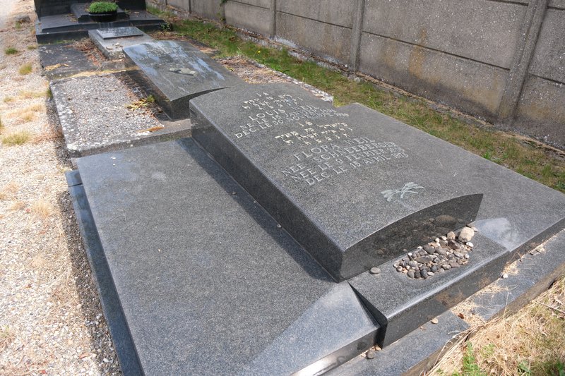 Stèle de Weil Louis