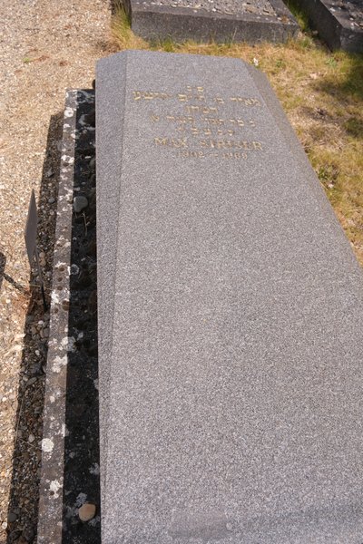 Stèle de Sirisier Max