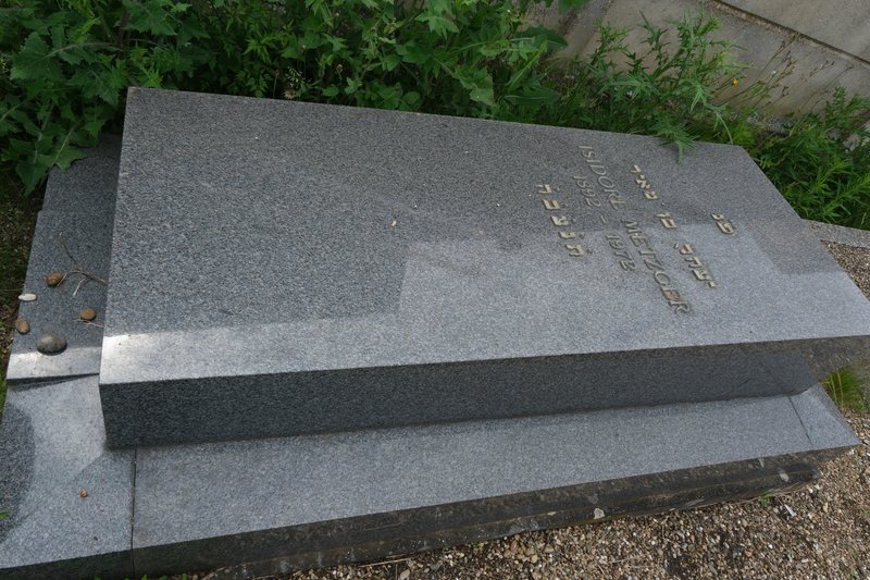 Stèle de Metzger Isidore