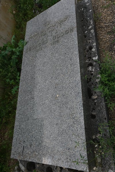 Bloch Georges का स्मारक