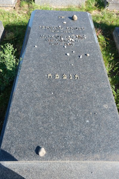 Grafsteen van Gross Margot