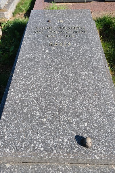 Eisenbeth Laure fejfája