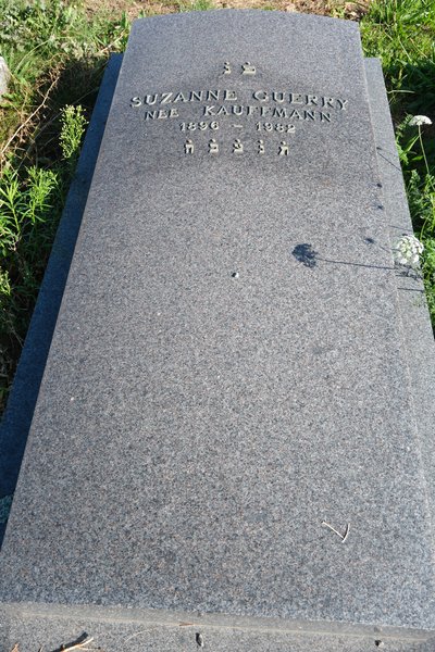 מצבת Guerry Suzanne