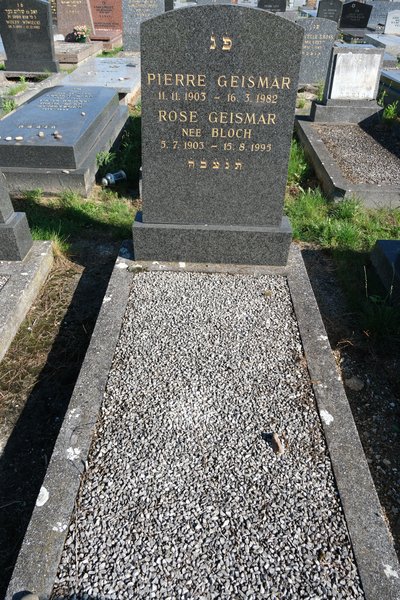 شاهدة قبر Geismar Rose
