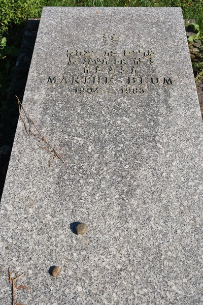 Stèle de Blum Marthe