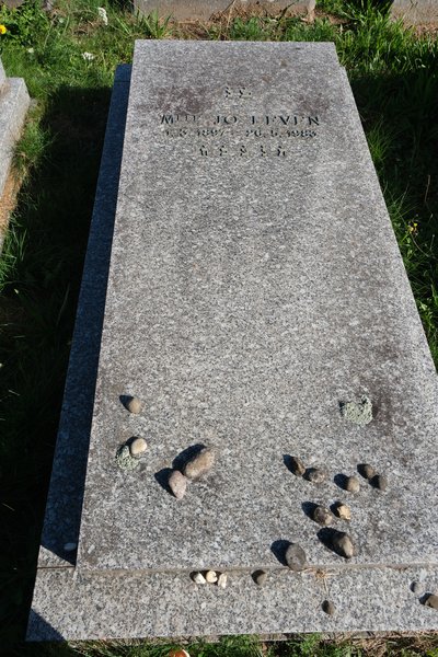 Grabstein von Leven Jo