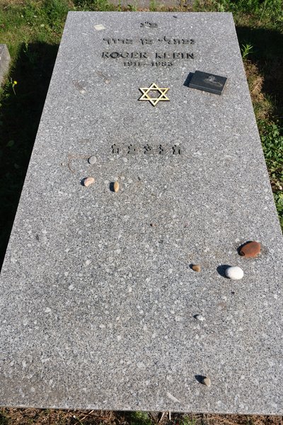 Stèle de Klein Roger