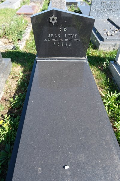 Lápide de Levy Jean