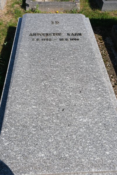 Надгробие Kahn Antoinette