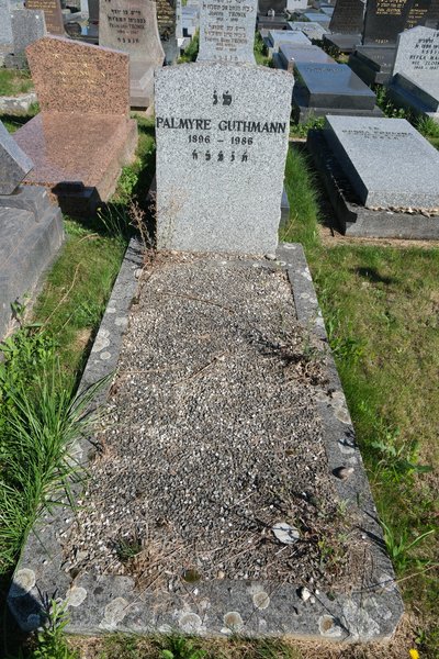 Grafsteen van Guthmann Palmyre