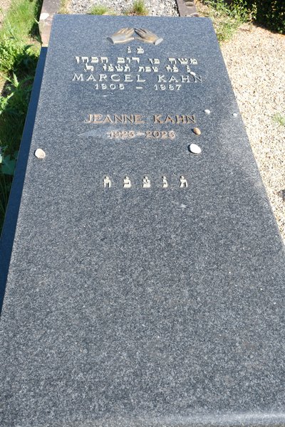 Lápide de Kahn Jeanne