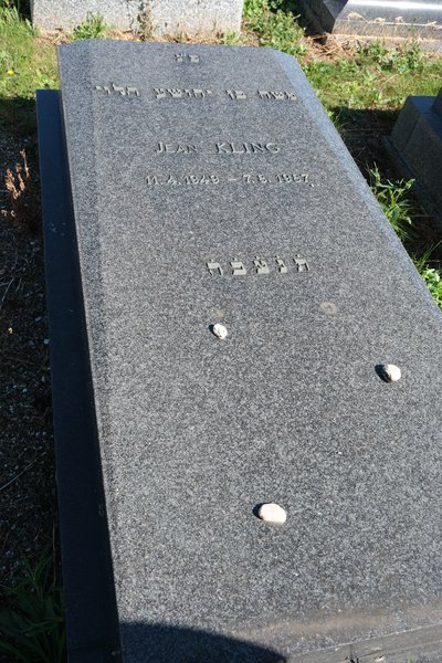 מצבת Kling Jean