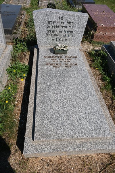 מַצֵּבה פון Bloch Robert