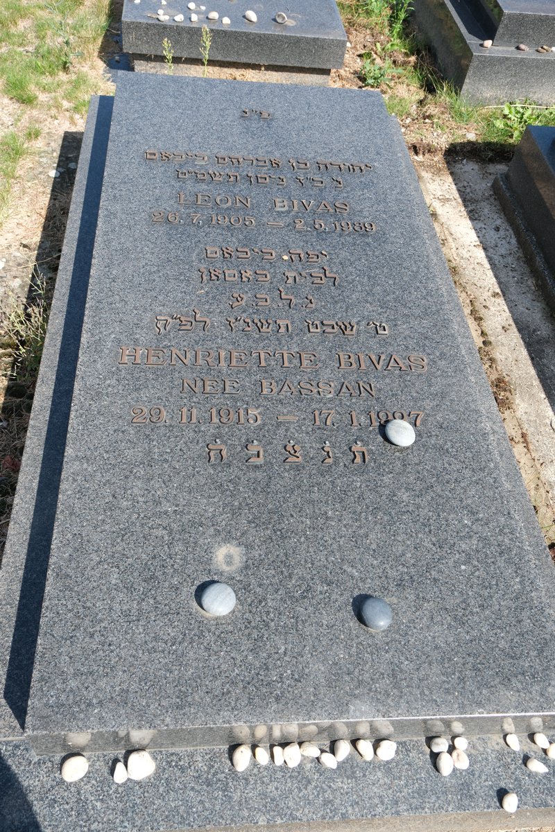 Stèle de Bivas Henriette