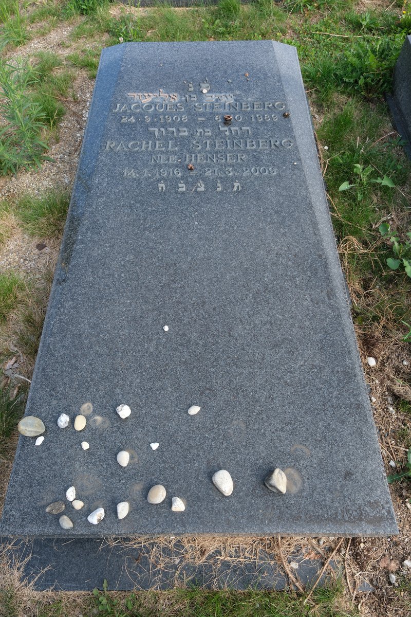 Grafsteen van Steinberg Jacques