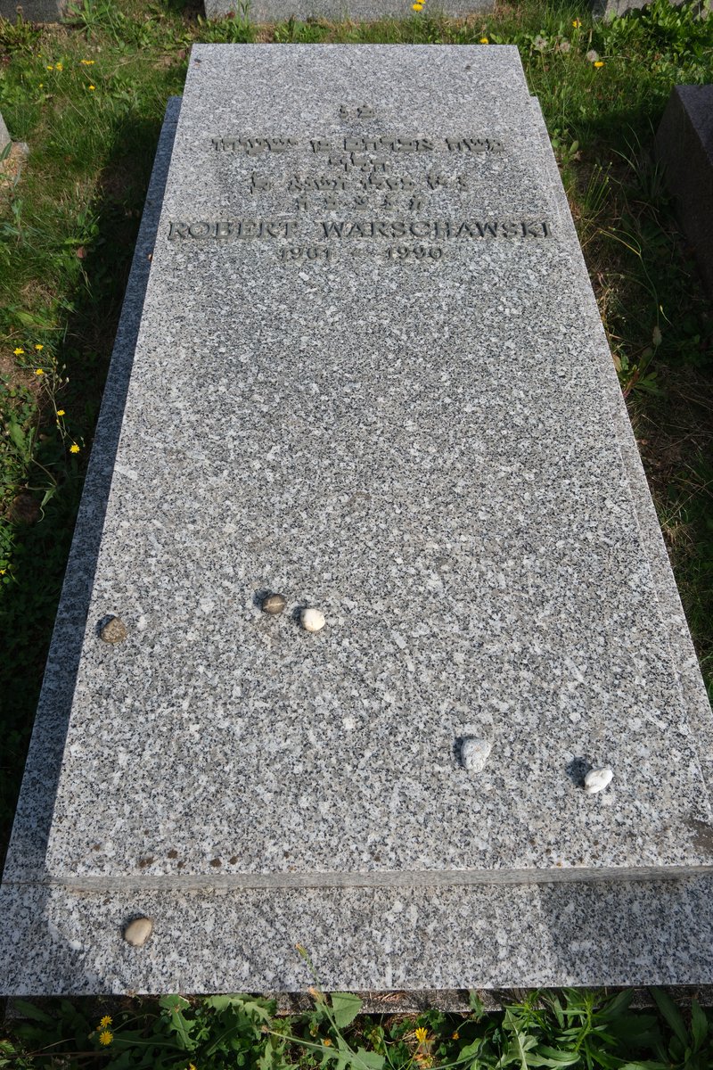 מַצֵּבה פון Warschawski Robert
