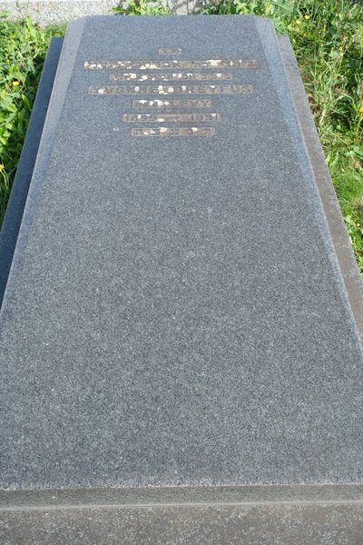 מצבת Dreyfus Yvonne