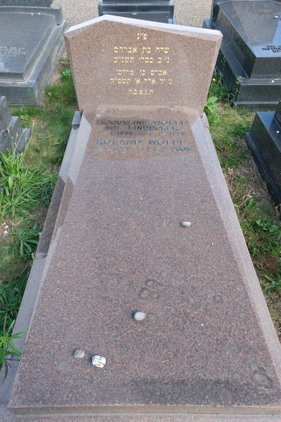 Wolff Roland fejfája