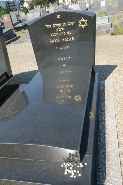 Lápide de Amar Jacob
