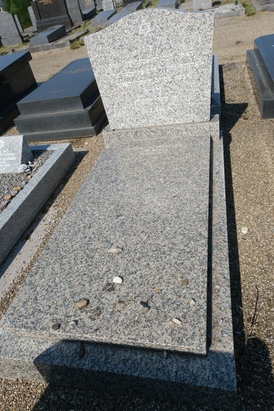Grafsteen van Schonberg Andrée