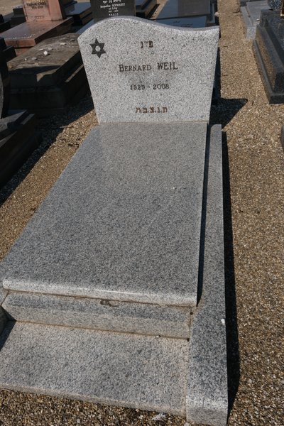 Stèle de Weil Bernard