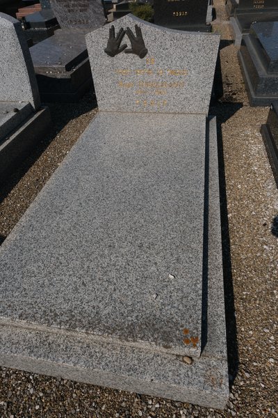 Stèle de Fogelmann Roger