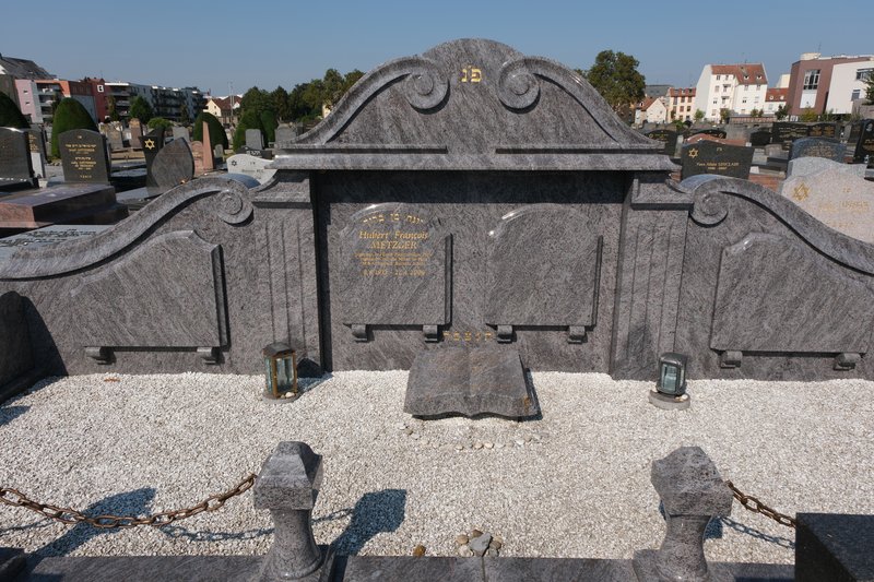 Grafsteen van Metzger Hubert François