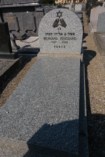 Stèle de Reichard Bernard