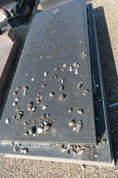 Tombstone of Ohanina Robert