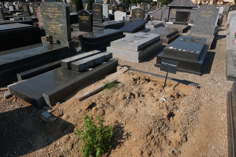 מצבת Seibert Bella