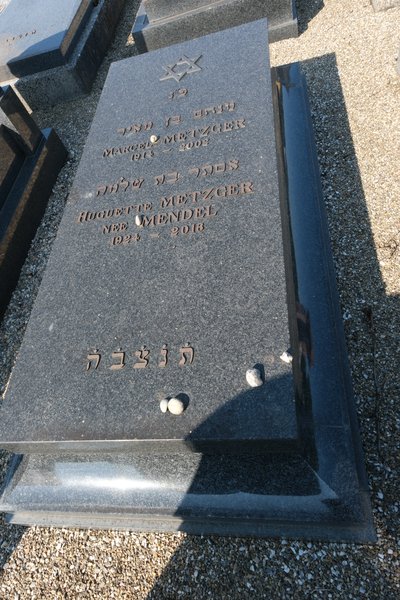 מצבת Metzger Huguette