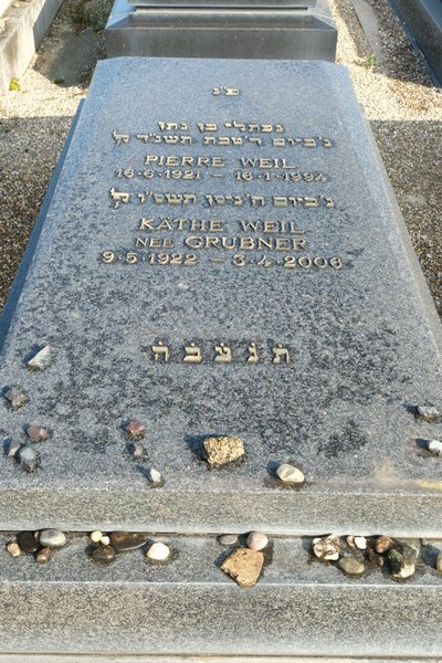 Lápide de Weil Käthe