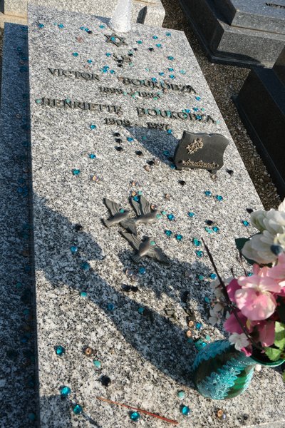 Grafsteen van Boukobza Victor