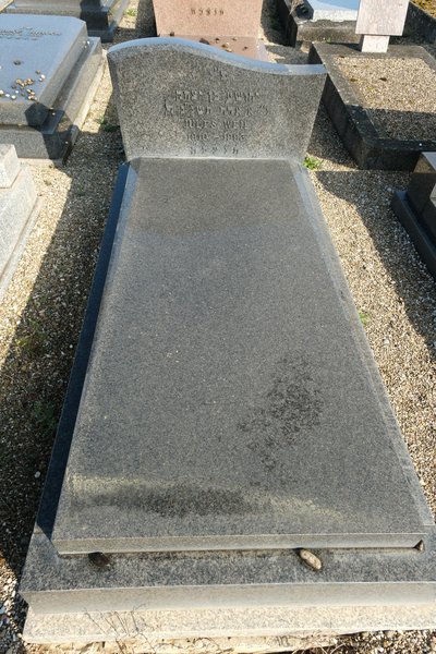 Lápide de Weil Jules