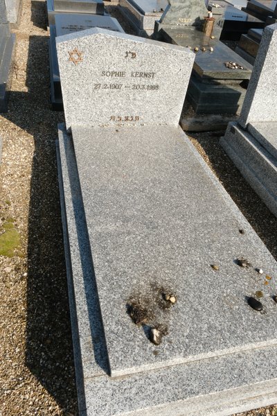 Stèle de Kernst Sophie