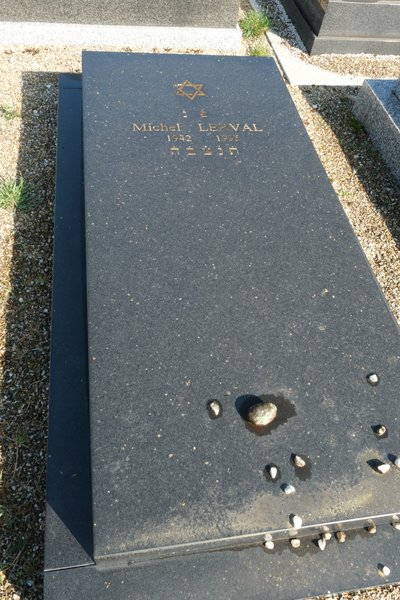 Надгробие Lerval Michel