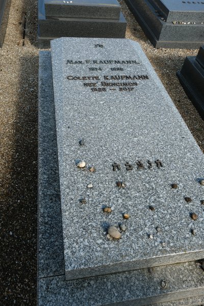 Grafsteen van Kaufmann Colette