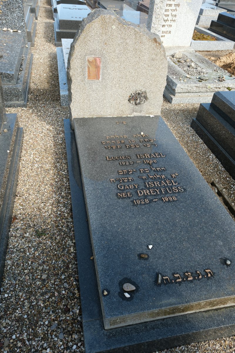 Lápide de Israel Lucien