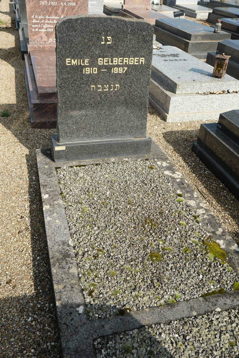 מַצֵּבה פון Gelberger Emile