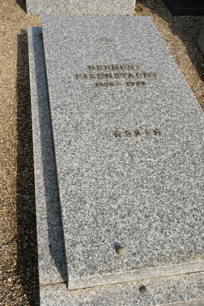 Stèle de Eisenstaedt Herbert