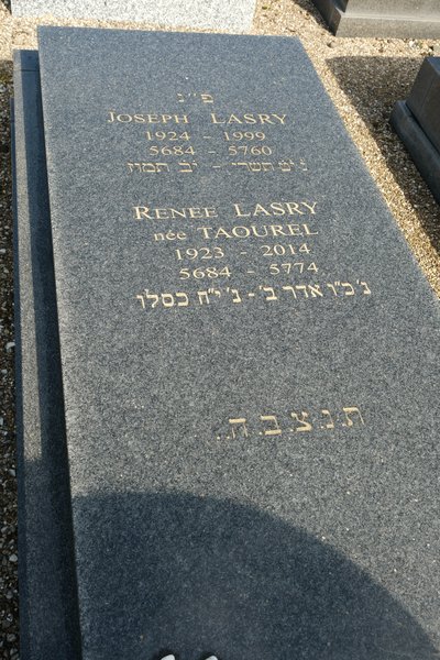 מַצֵּבה פון Lasry Renée