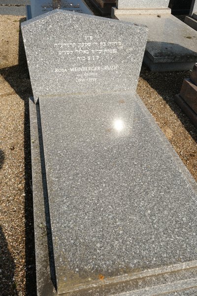Stèle de Weinberger Ruzie Rosa