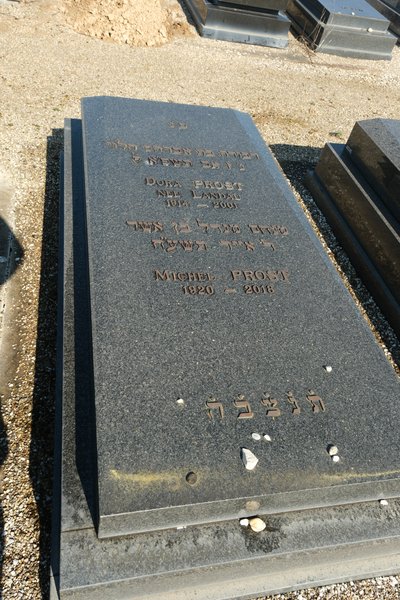 מַצֵּבה פון Prost Michel