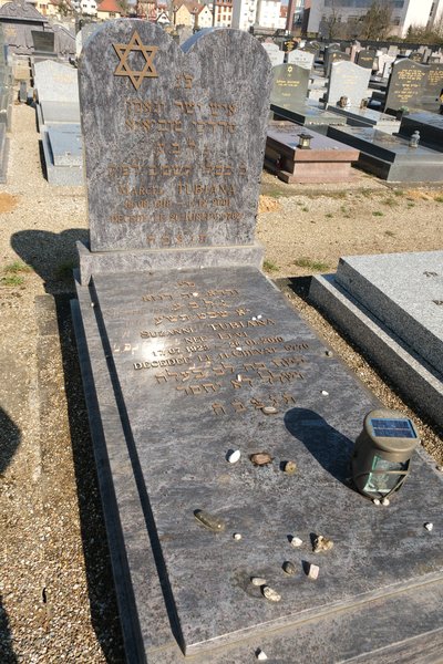 מצבת Tubiana Suzanne